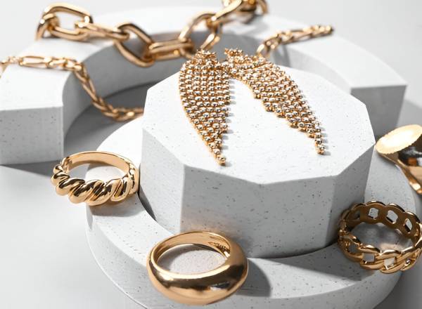 Trade your old jewelry for new or get instant cash
