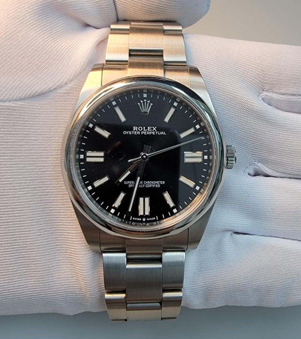 Rolex oyster perpetual 124300