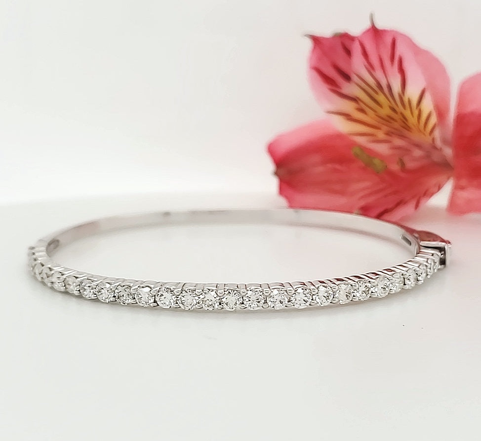14k White Gold 2.18 Carat Bangle