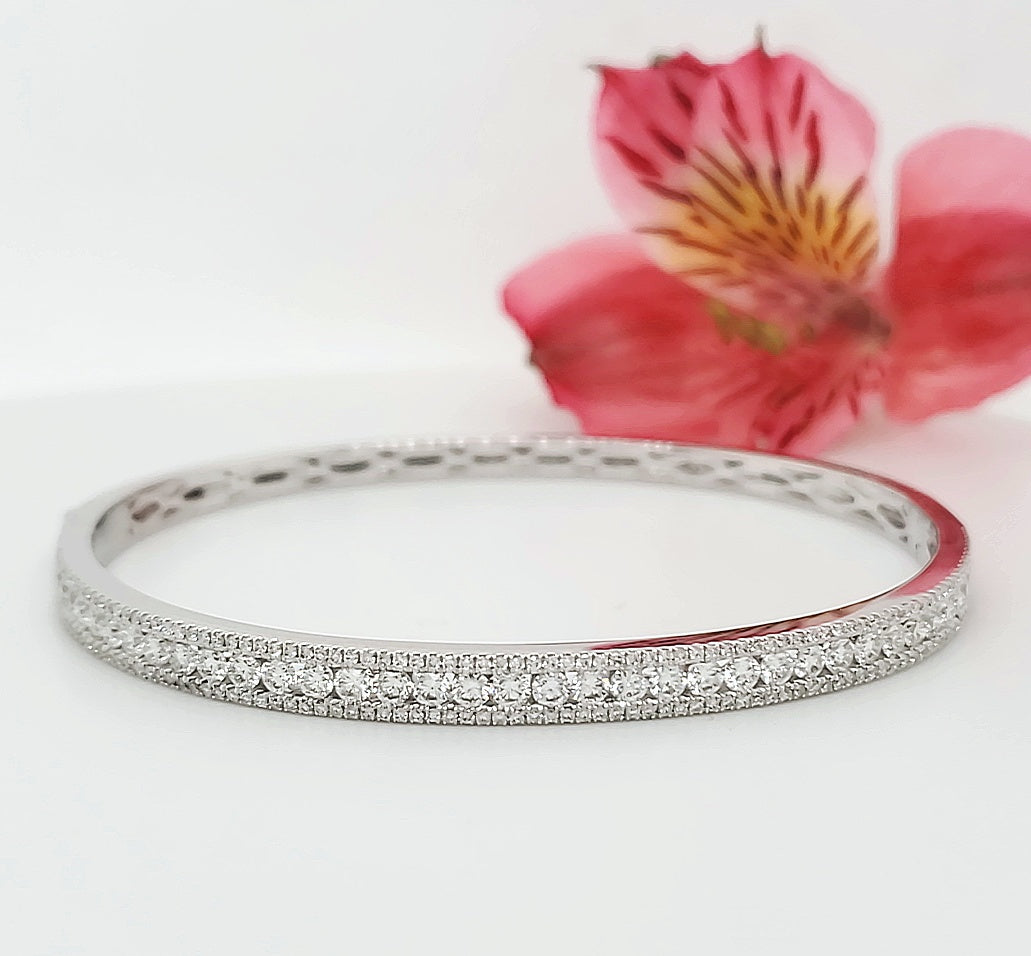 18k White Gold 2.01 Carat Bangle