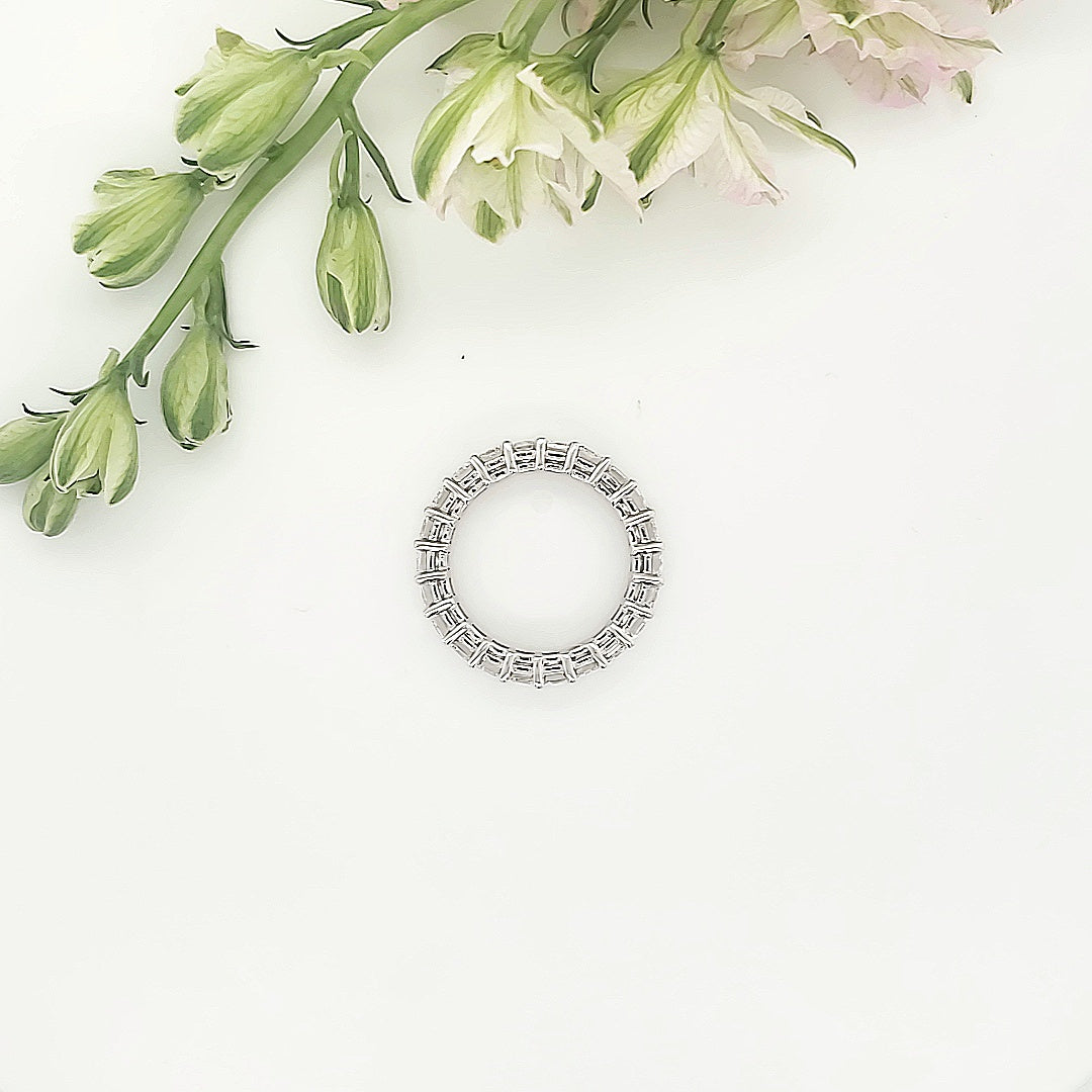 18k White Gold 4.78 Carat Wedding Band