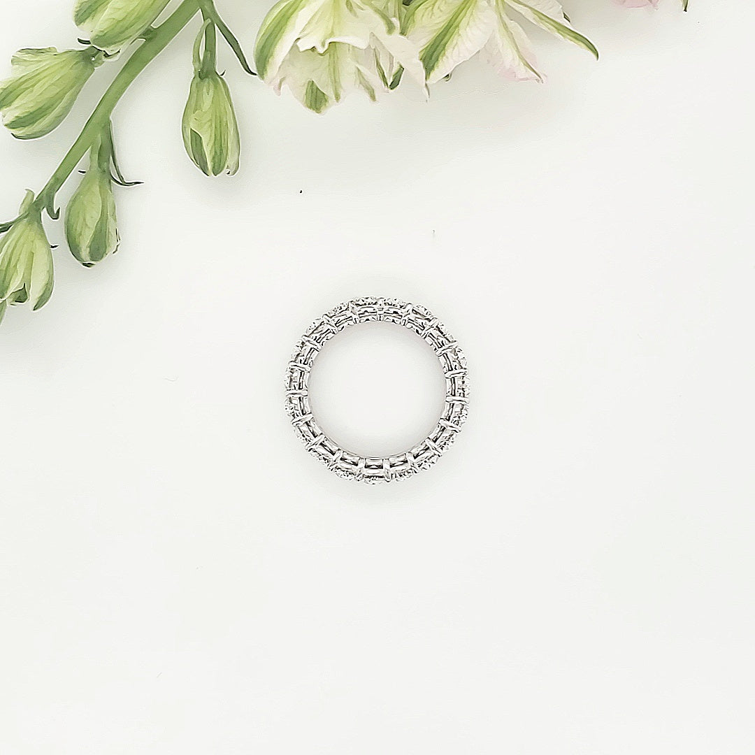 18k White Gold 4.60 Carat Wedding Band