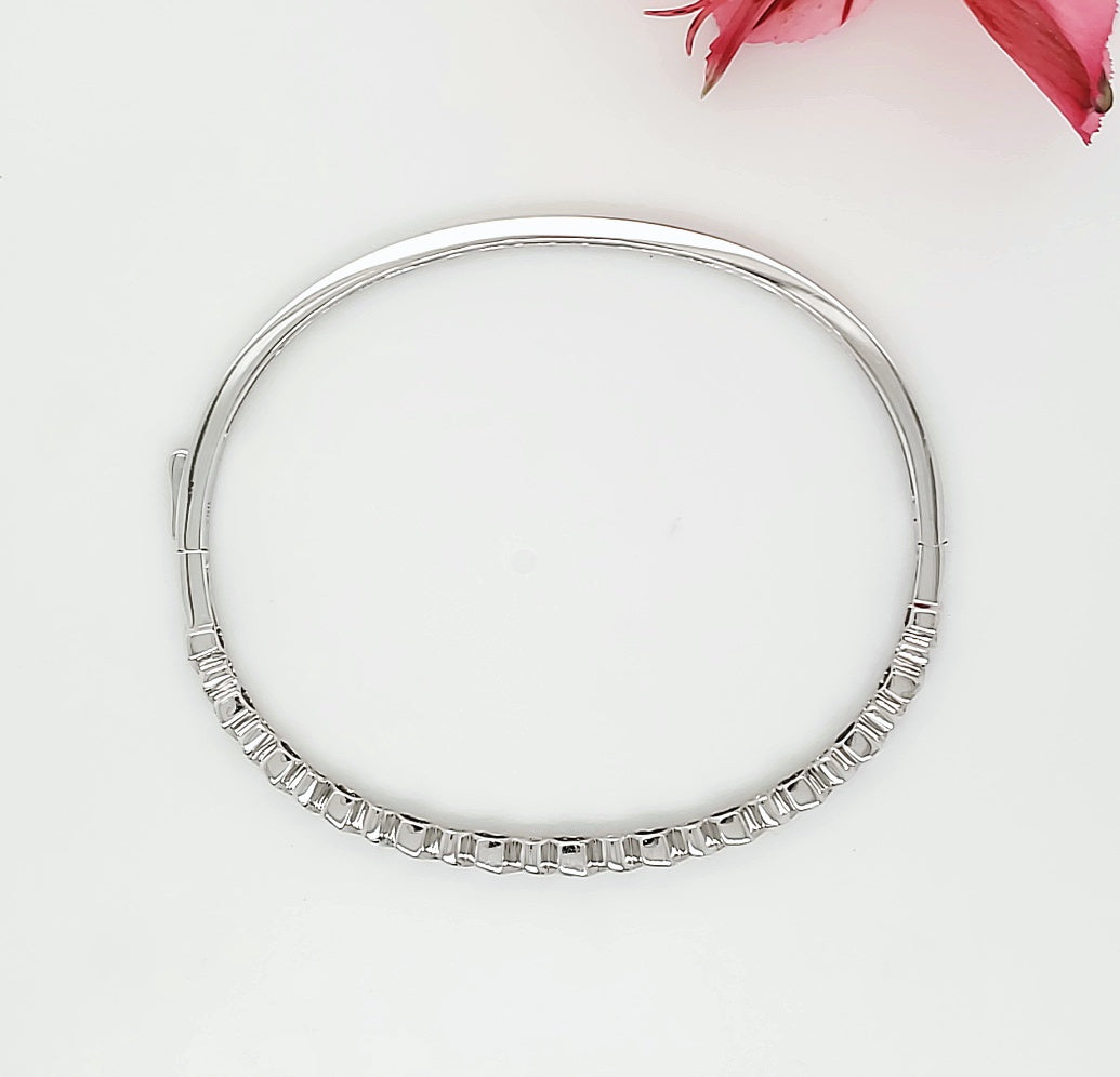 18k White Gold 1.04 Carat Bangle