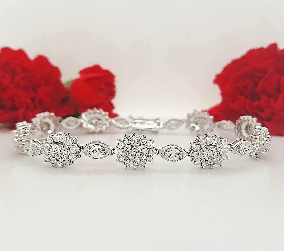 18k White Gold 4.56 Carat Bracelet