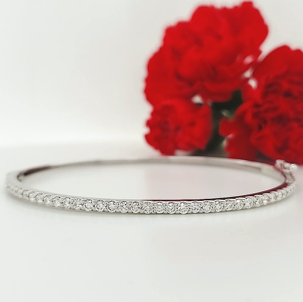 14k White Gold 1.40 Carat Bangle 