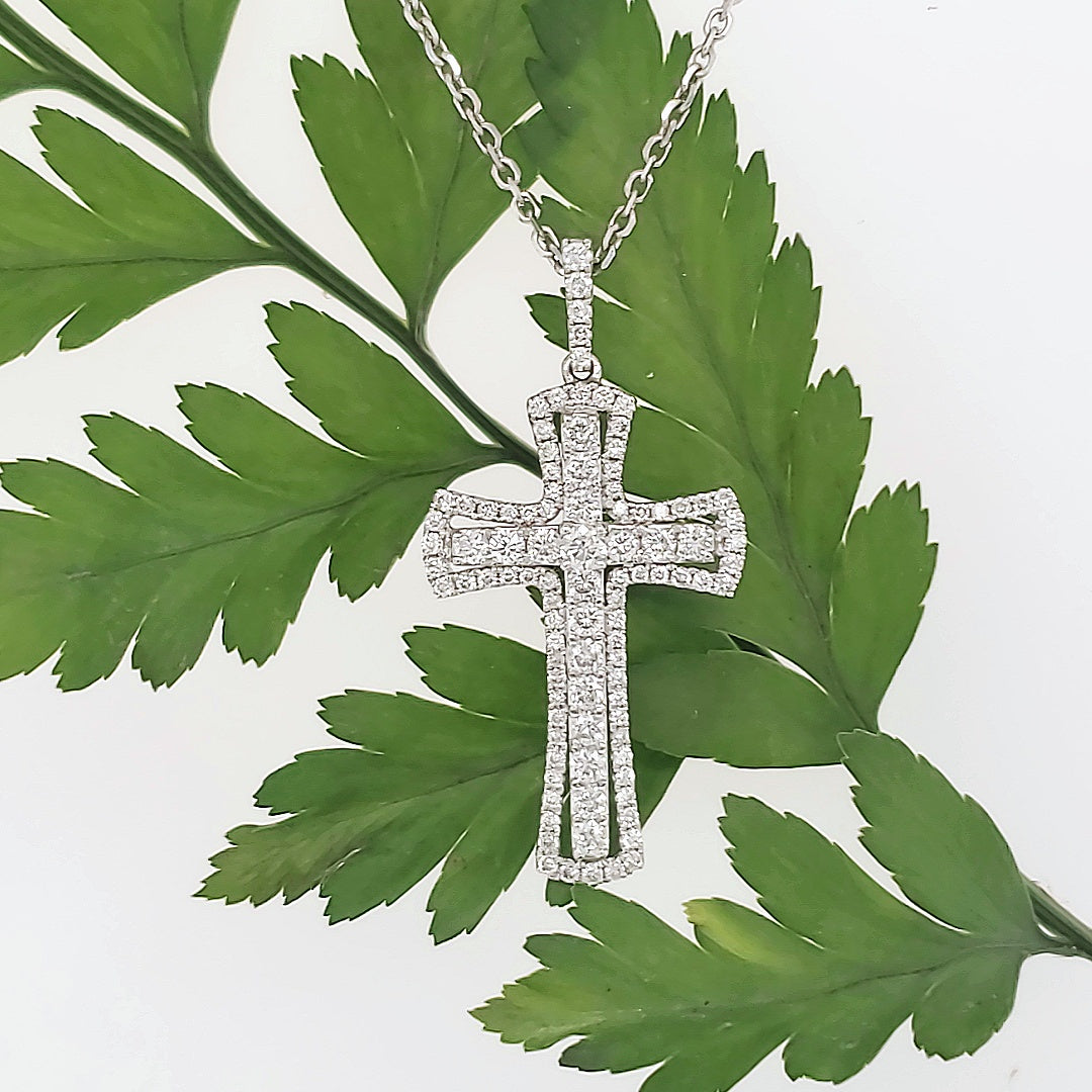 18k White Gold 0.61 Carat Pendant