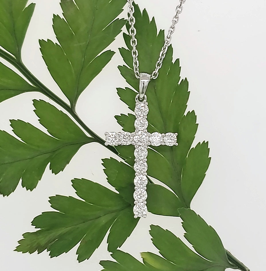 18k White Gold 0.75 Carat Pendant